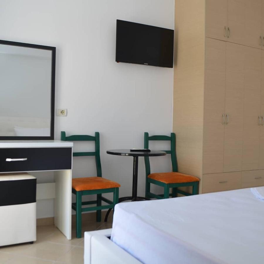 Noah Apartaments Sarandë Buitenkant foto
