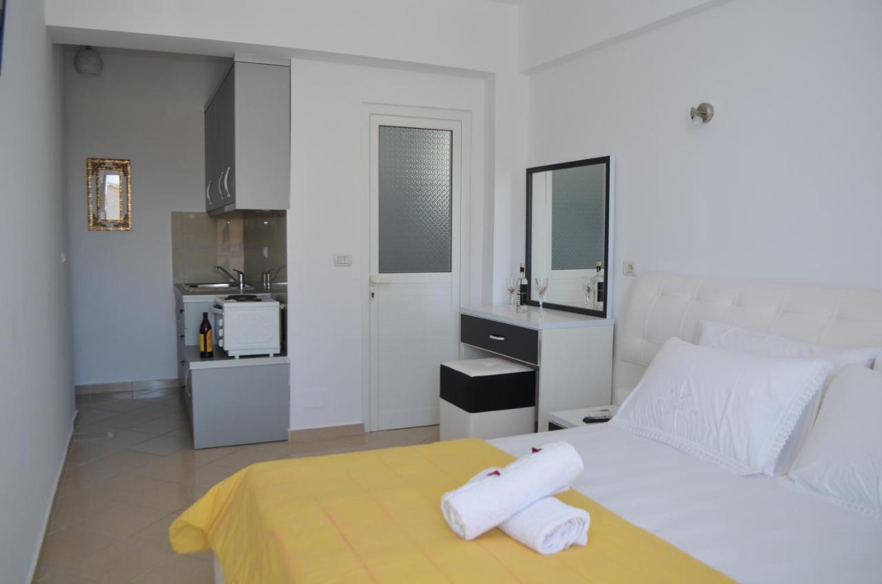 Noah Apartaments Sarandë Buitenkant foto