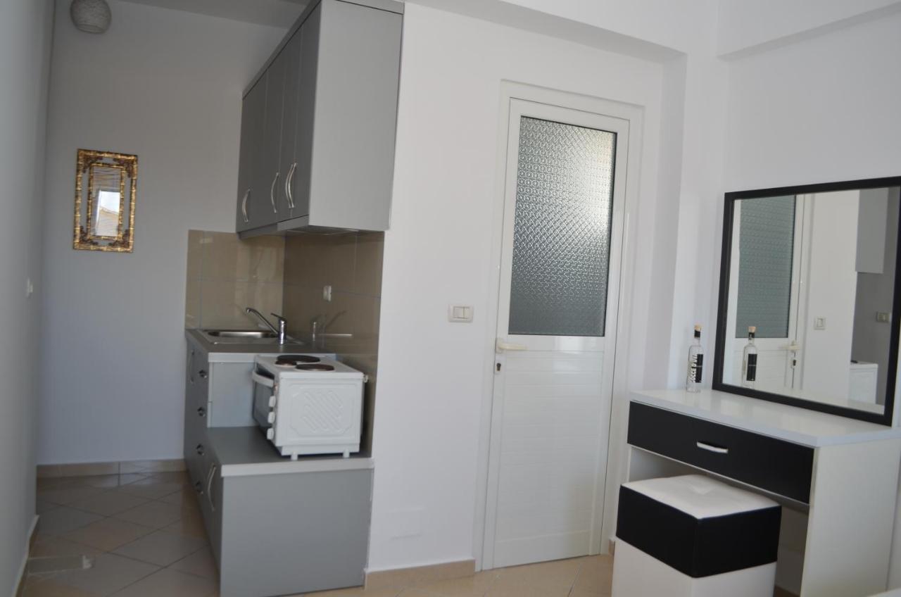 Noah Apartaments Sarandë Buitenkant foto