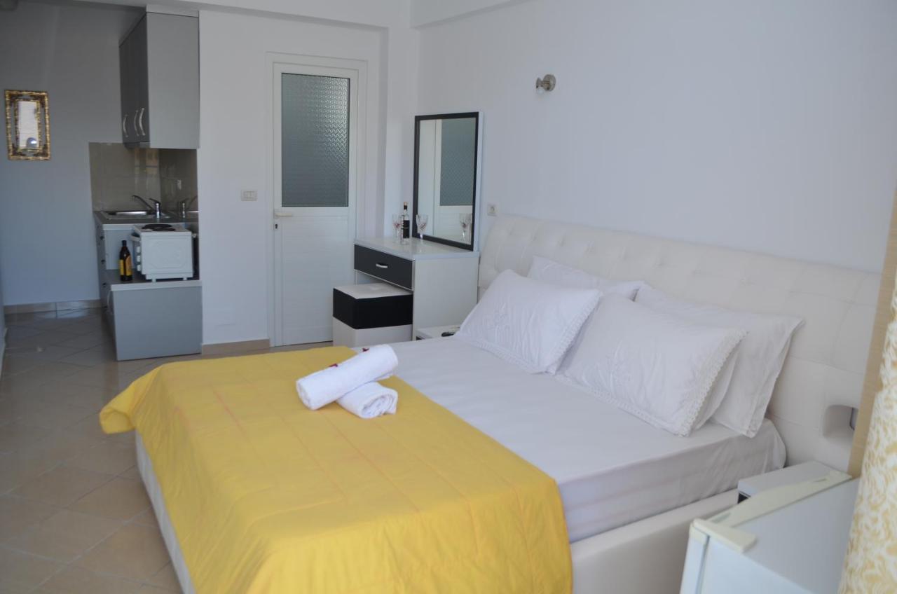 Noah Apartaments Sarandë Buitenkant foto