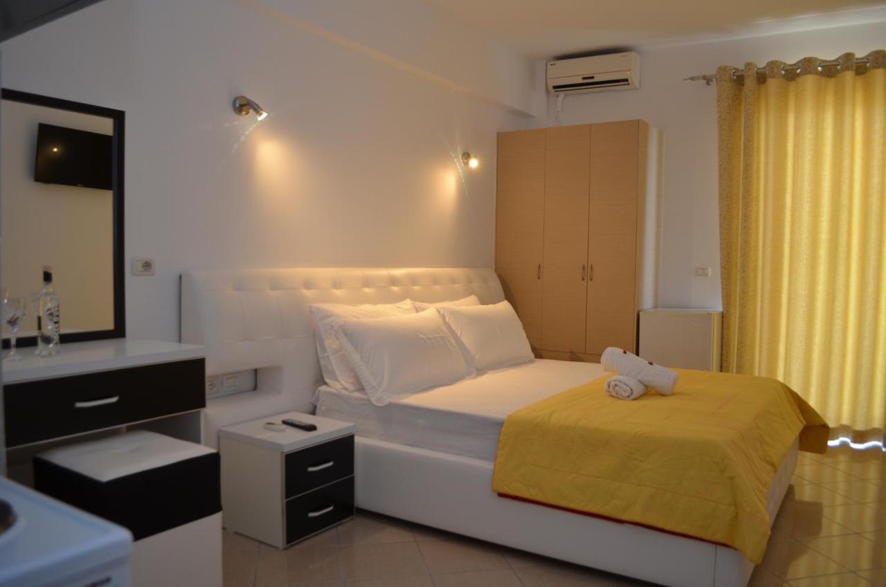 Noah Apartaments Sarandë Buitenkant foto