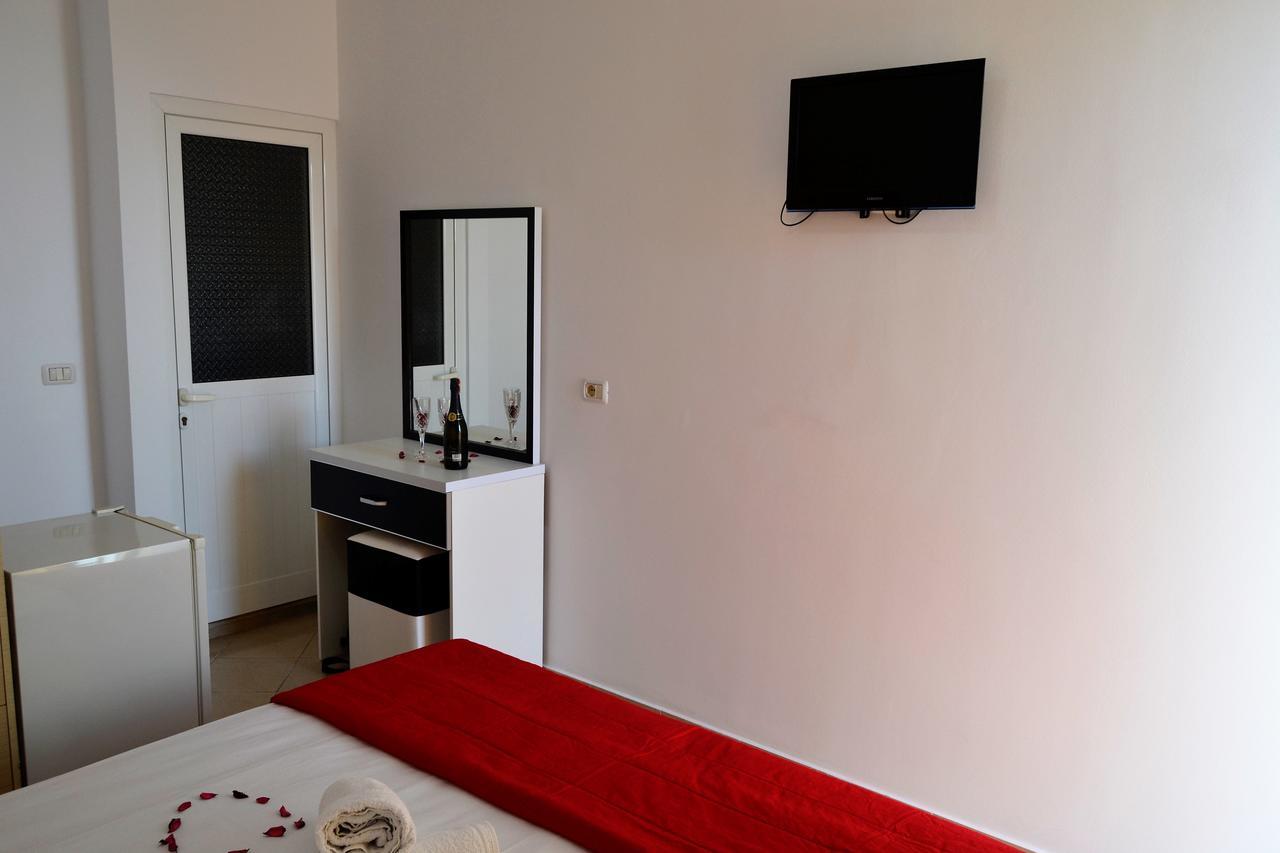 Noah Apartaments Sarandë Buitenkant foto