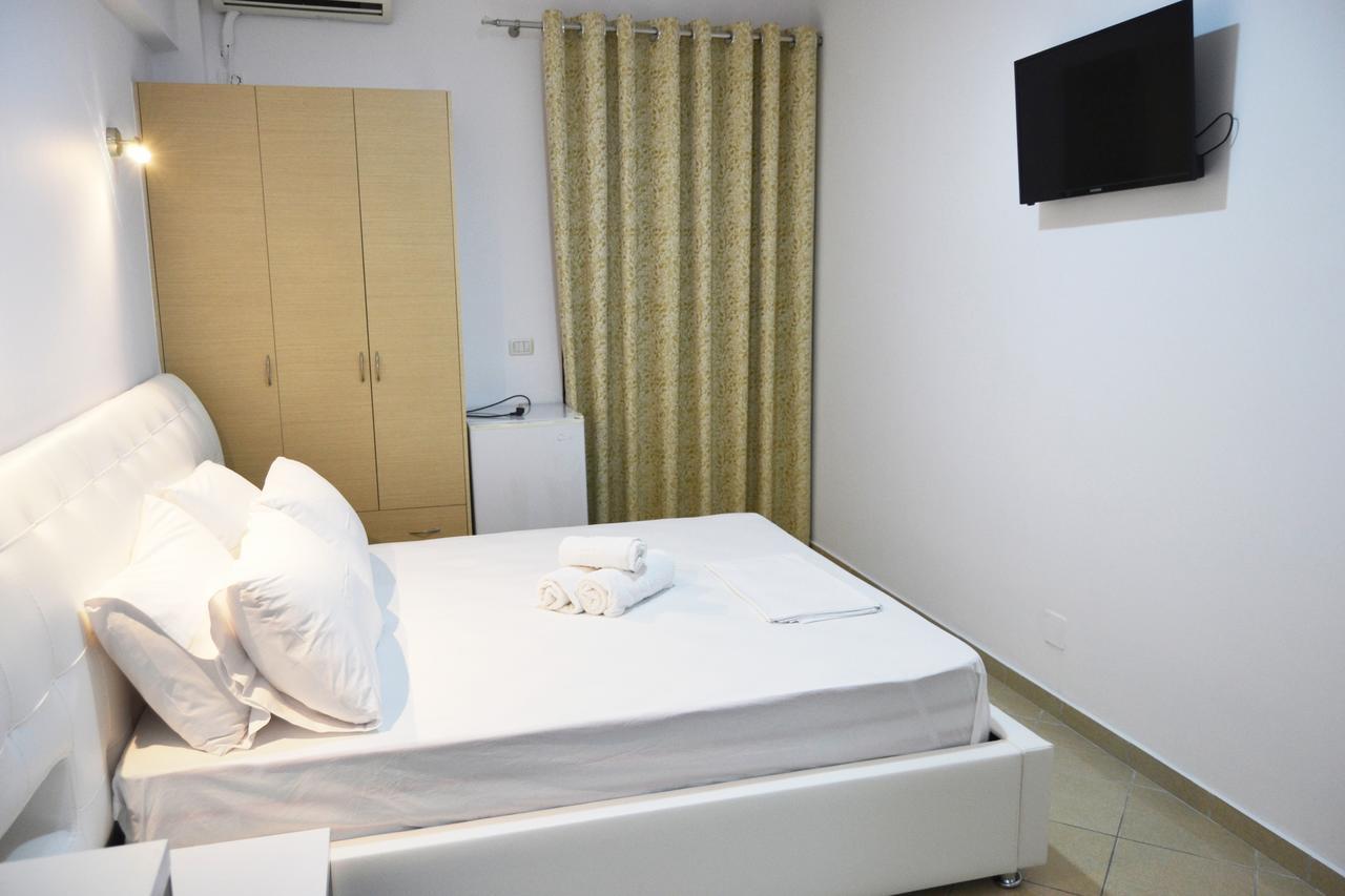 Noah Apartaments Sarandë Buitenkant foto