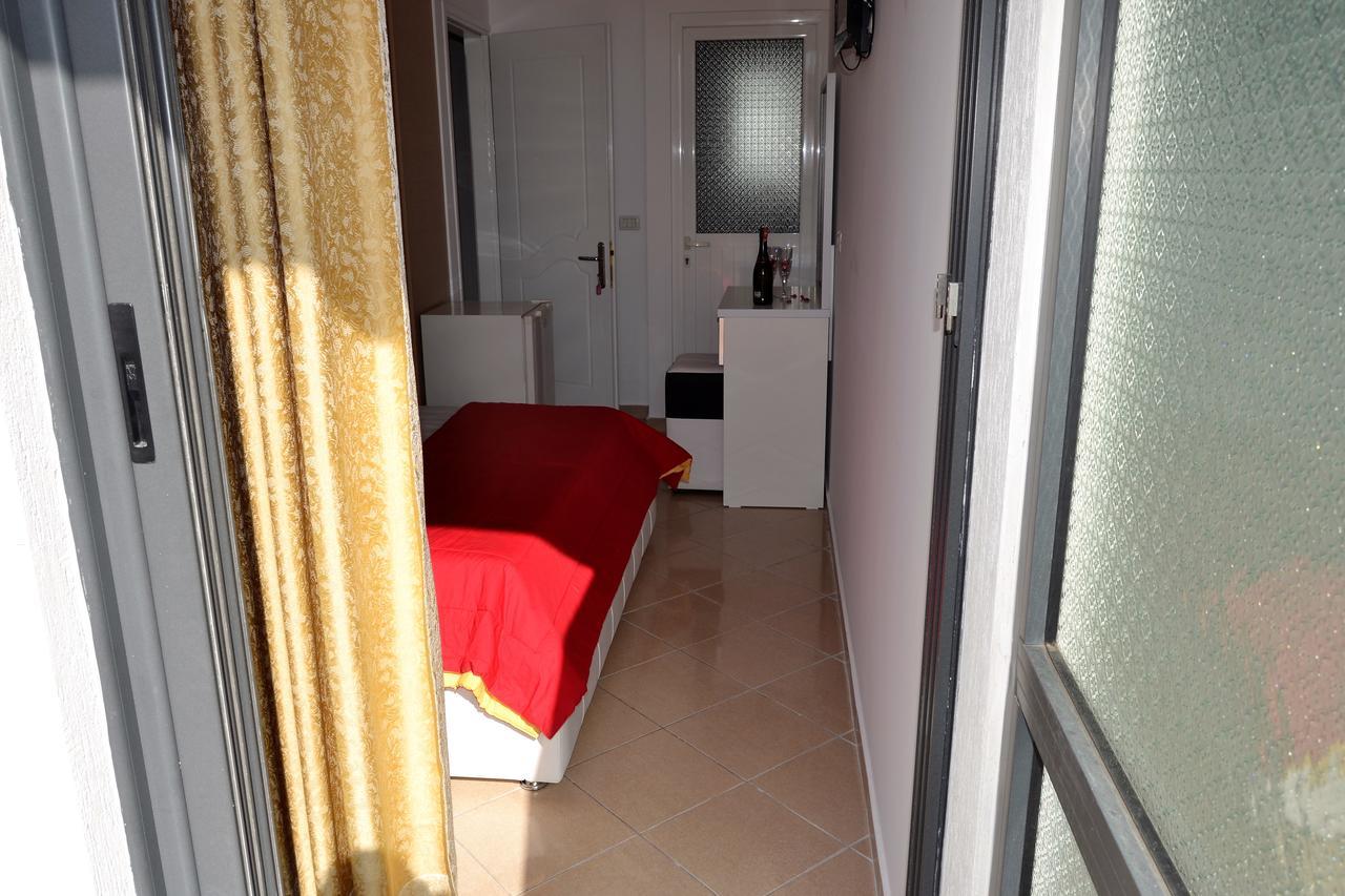 Noah Apartaments Sarandë Buitenkant foto