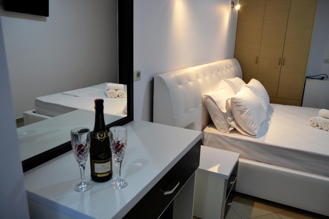 Noah Apartaments Sarandë Buitenkant foto
