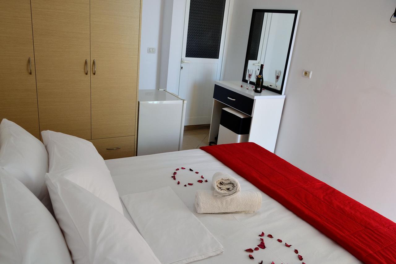 Noah Apartaments Sarandë Buitenkant foto