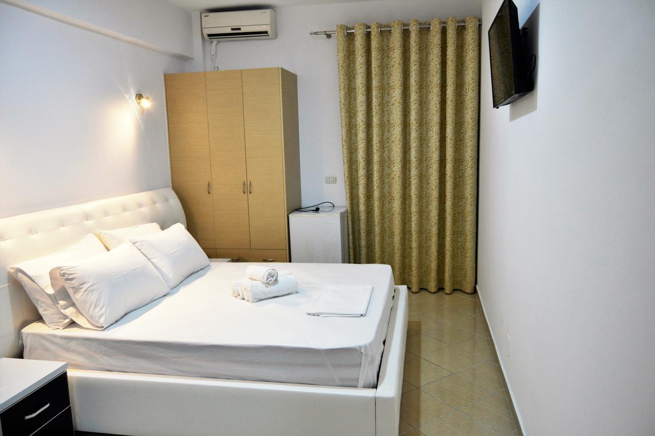 Noah Apartaments Sarandë Buitenkant foto
