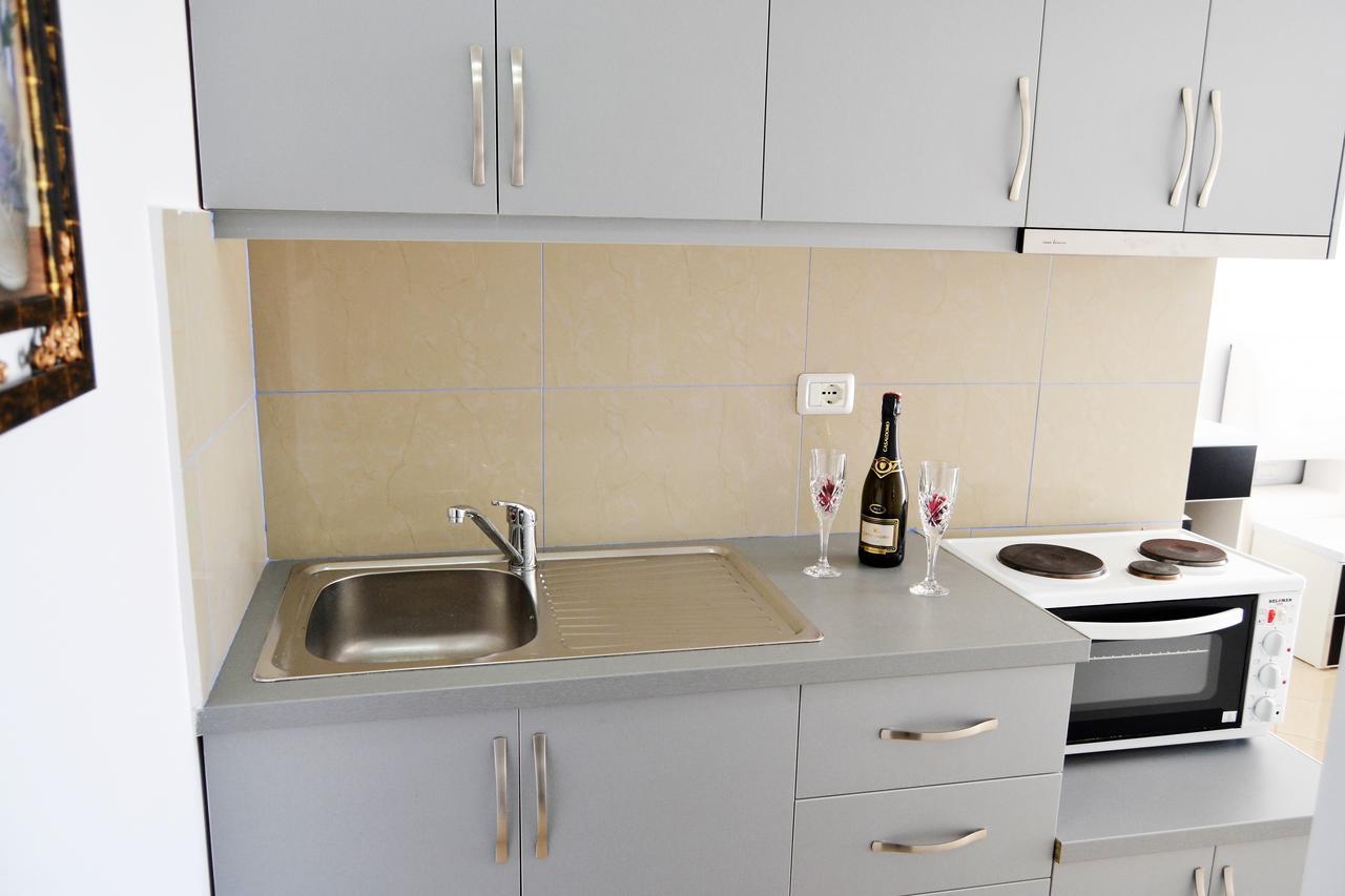 Noah Apartaments Sarandë Buitenkant foto